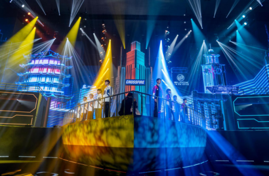 光纳推出风暴英雄Strike冰火强袭妨蓝光游戏眼镜