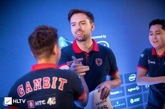 十大必玩派对游戏推荐让你的聚会更精彩